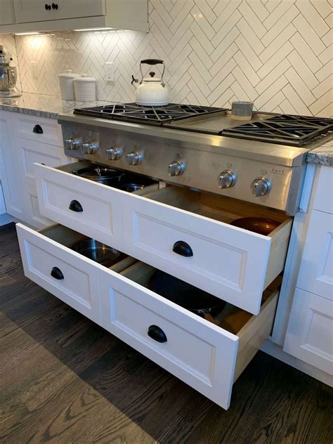 cabinets under cooktop